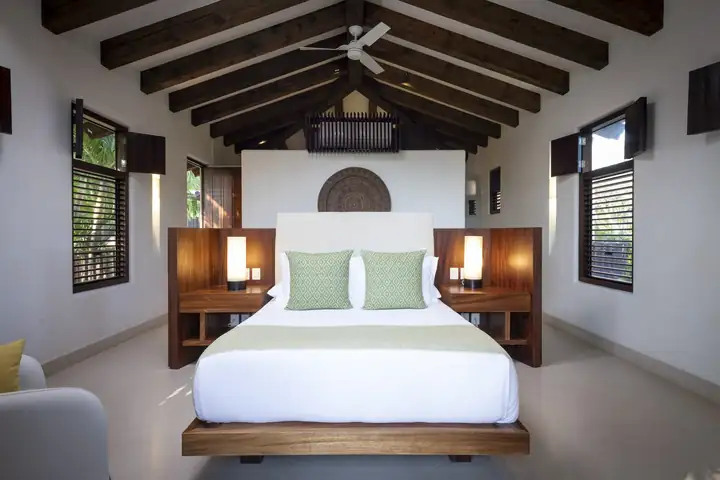 Casita Suite 8: the independent main-level bedroom